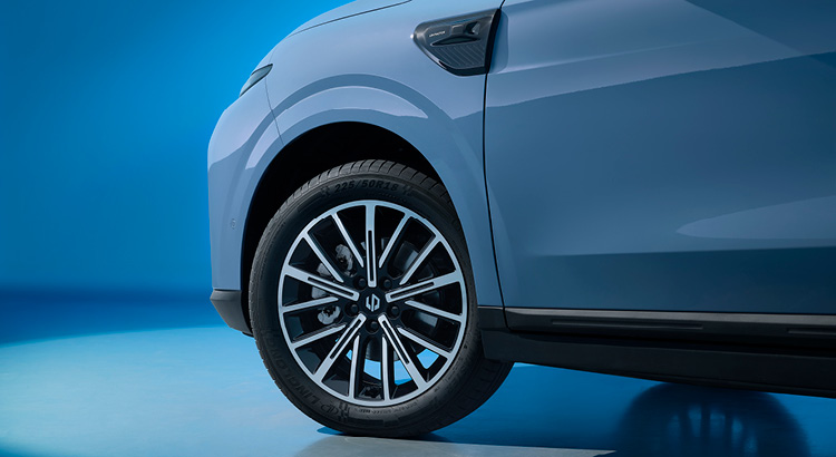 Framhjul med lättmetallfälg på Leapmotor B10